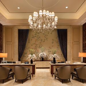 Supreme King Suite